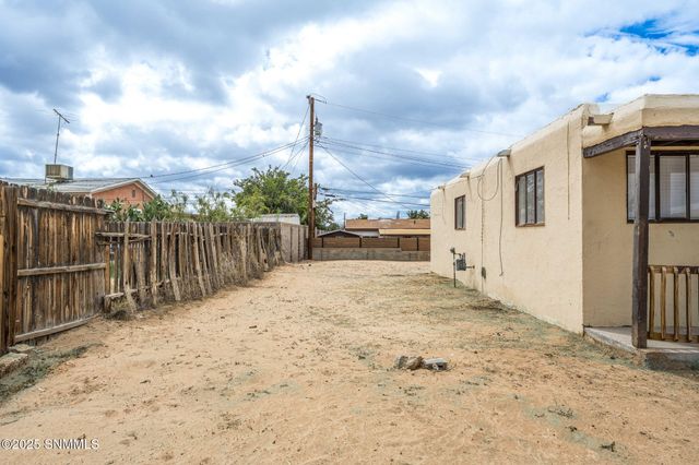 2356 E Idaho Avenue, Las Cruces, NM 88001