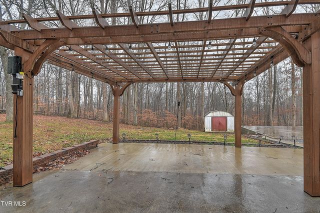 156 Reynolds Hills Drive, Rogersville, TN 37857