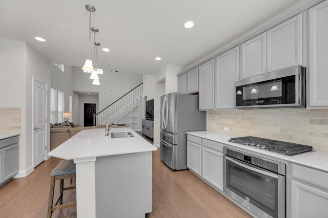 1050 Kenney Fort XING 4, Round Rock, TX 78665