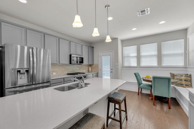 1050 Kenney Fort XING 4, Round Rock, TX 78665