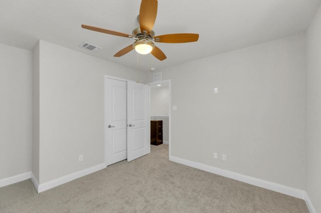 1050 Kenney Fort XING 4, Round Rock, TX 78665
