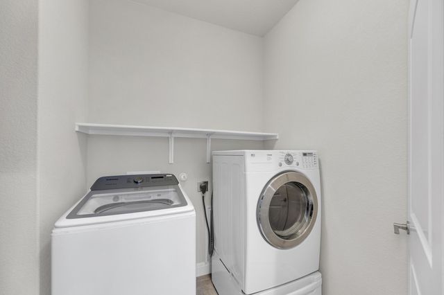 1050 Kenney Fort XING 4, Round Rock, TX 78665