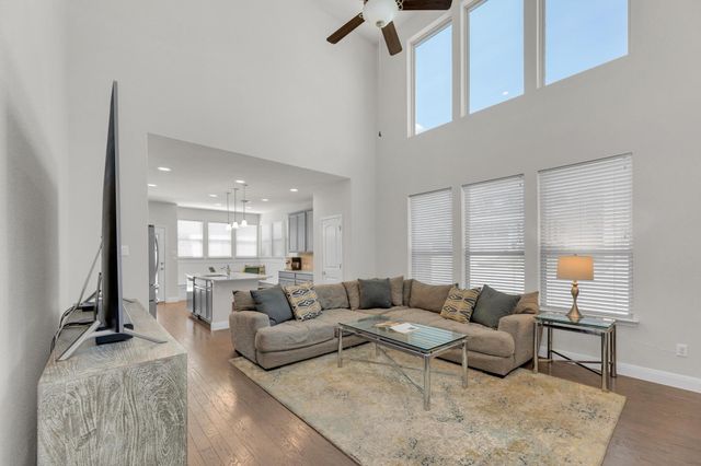 1050 Kenney Fort XING 4, Round Rock, TX 78665