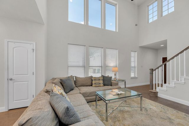 1050 Kenney Fort XING 4, Round Rock, TX 78665