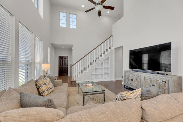 1050 Kenney Fort XING 4, Round Rock, TX 78665