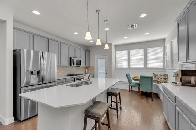 1050 Kenney Fort XING 4, Round Rock, TX 78665