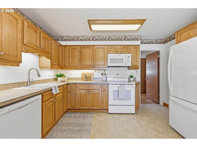 12431 Ne KNOTT St, Portland, OR 97230