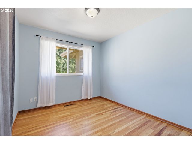 12431 Ne KNOTT St, Portland, OR 97230