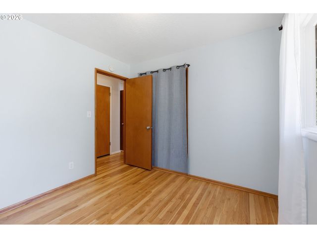 12431 Ne KNOTT St, Portland, OR 97230