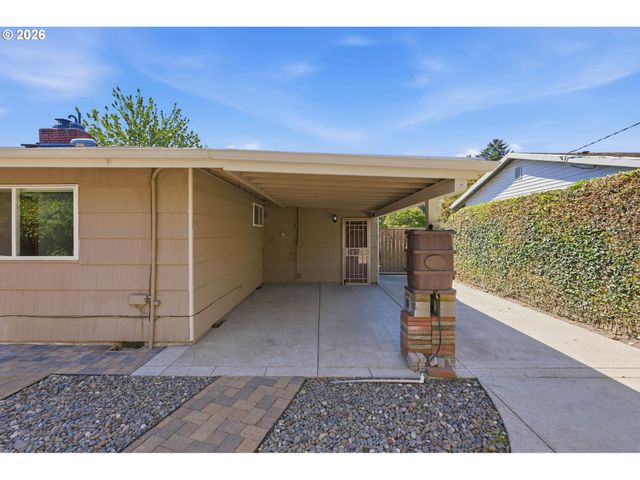12431 Ne KNOTT St, Portland, OR 97230