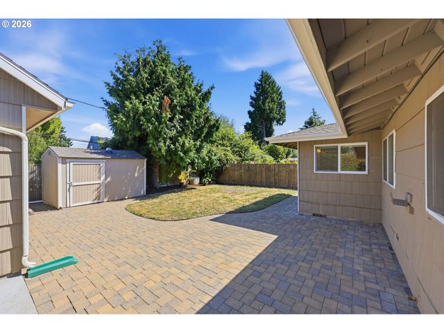 12431 Ne KNOTT St, Portland, OR 97230