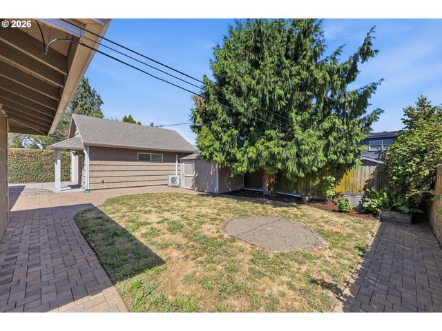 12431 Ne KNOTT St, Portland, OR 97230