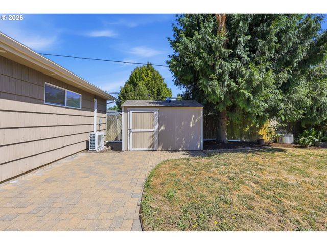 12431 Ne KNOTT St, Portland, OR 97230