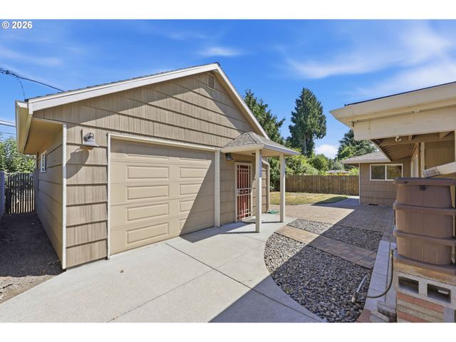 12431 Ne KNOTT St, Portland, OR 97230