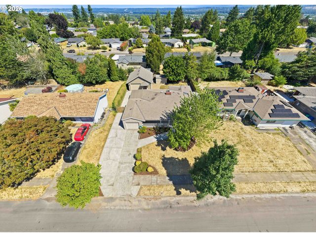 12431 Ne KNOTT St, Portland, OR 97230