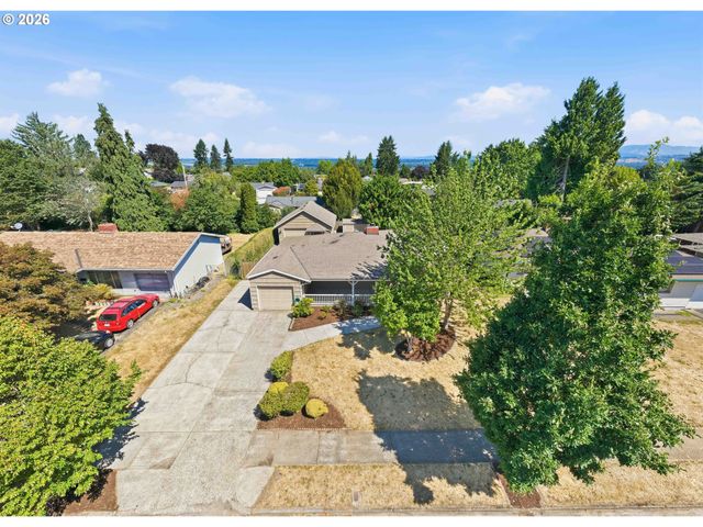 12431 Ne KNOTT St, Portland, OR 97230