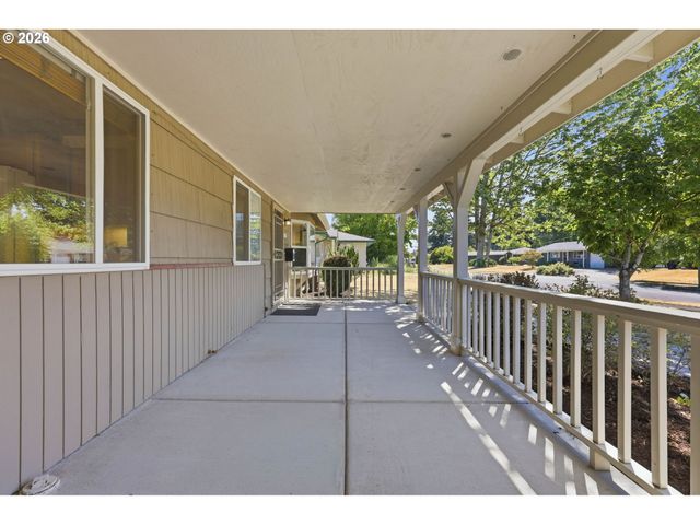 12431 Ne KNOTT St, Portland, OR 97230