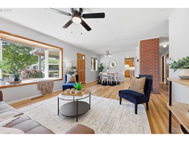 12431 Ne KNOTT St, Portland, OR 97230