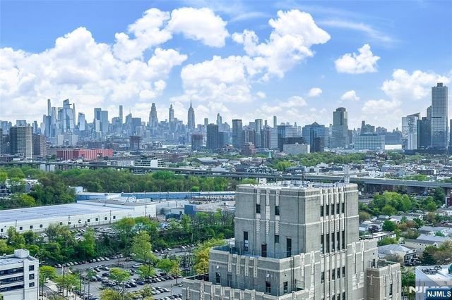4 Beacon Way 1804, Jersey City, NJ 07304