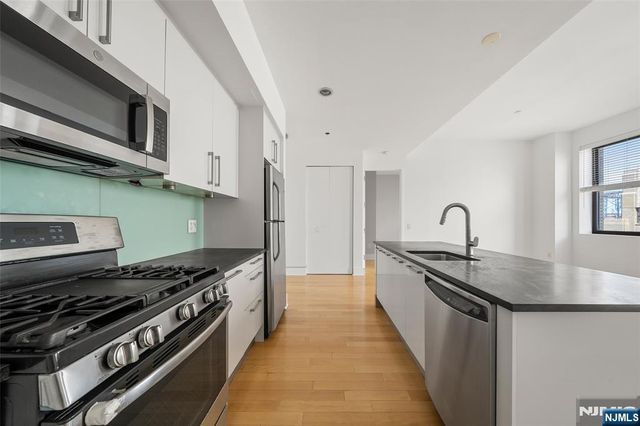 4 Beacon Way 1804, Jersey City, NJ 07304