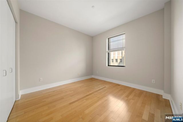 4 Beacon Way 1804, Jersey City, NJ 07304