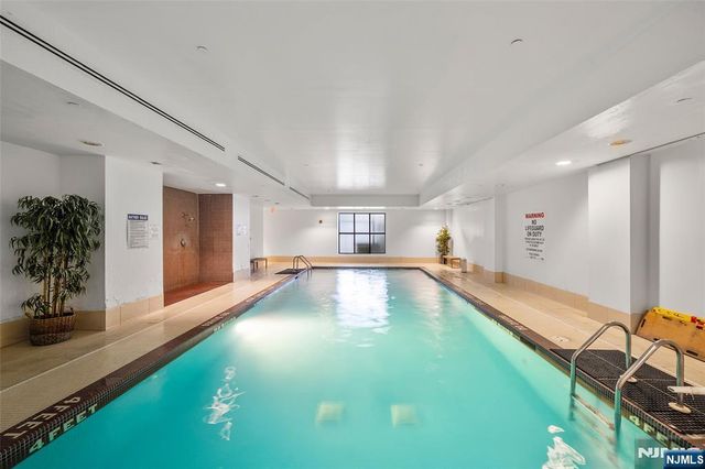 4 Beacon Way 1804, Jersey City, NJ 07304