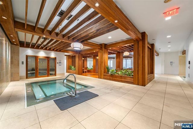 4 Beacon Way 1804, Jersey City, NJ 07304