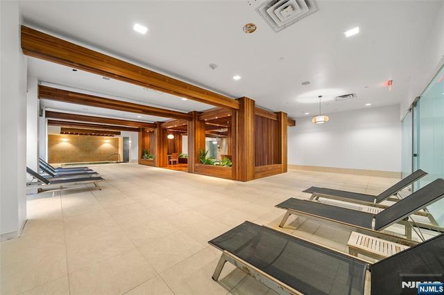4 Beacon Way 1804, Jersey City, NJ 07304