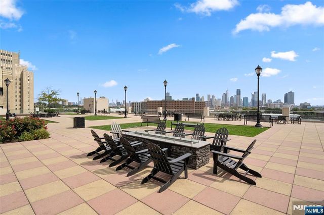 4 Beacon Way 1804, Jersey City, NJ 07304