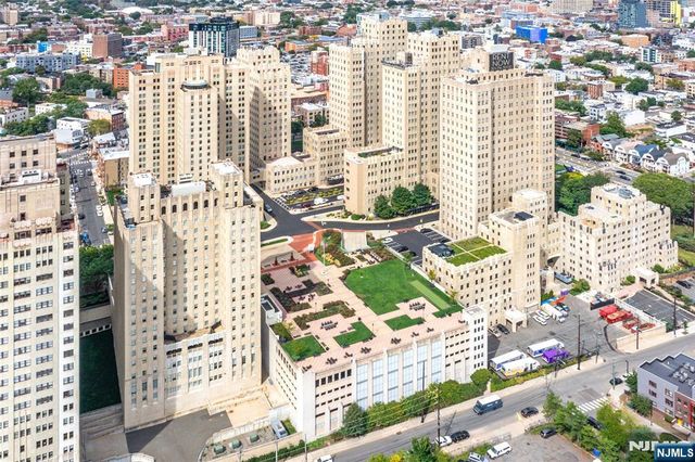4 Beacon Way 1804, Jersey City, NJ 07304