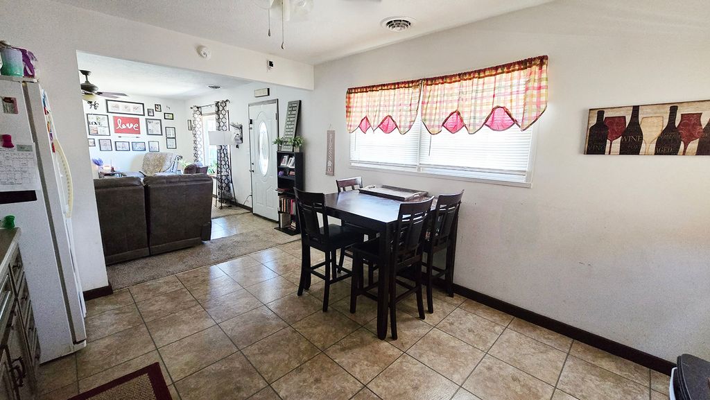 Image 12 of property listing at 409 S Pleasant Avenue, Centralia, IL 62801