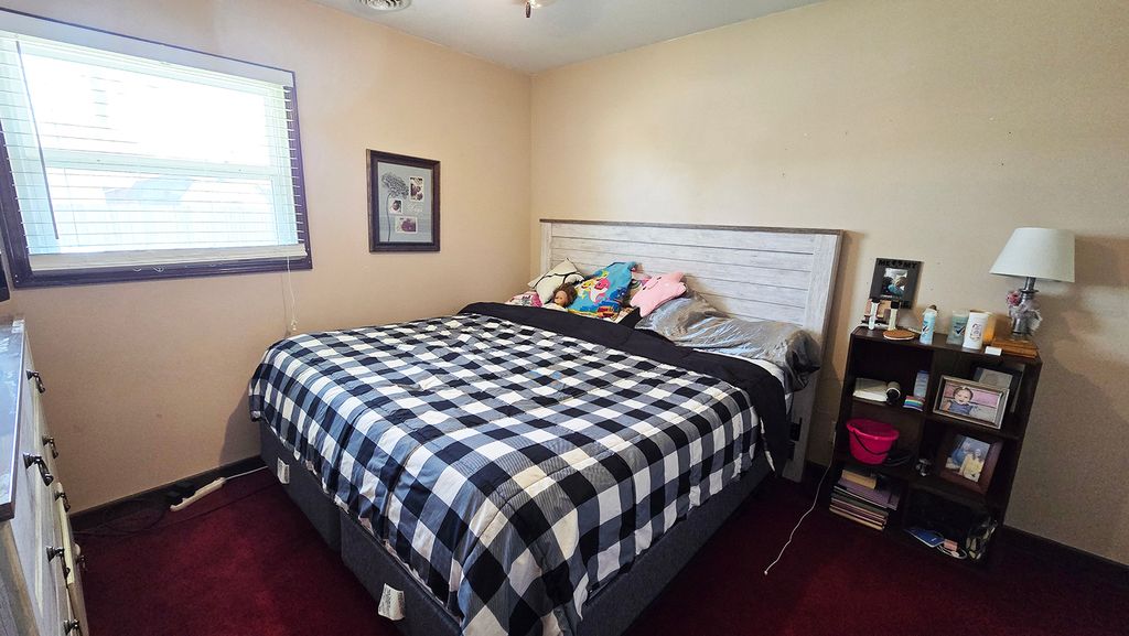 Image 13 of property listing at 409 S Pleasant Avenue, Centralia, IL 62801