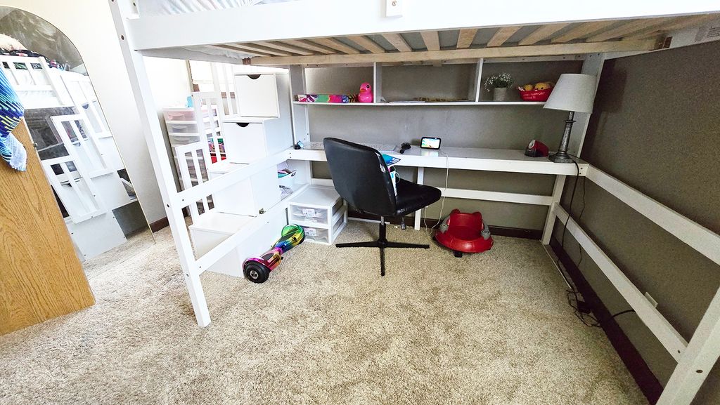 Image 17 of property listing at 409 S Pleasant Avenue, Centralia, IL 62801