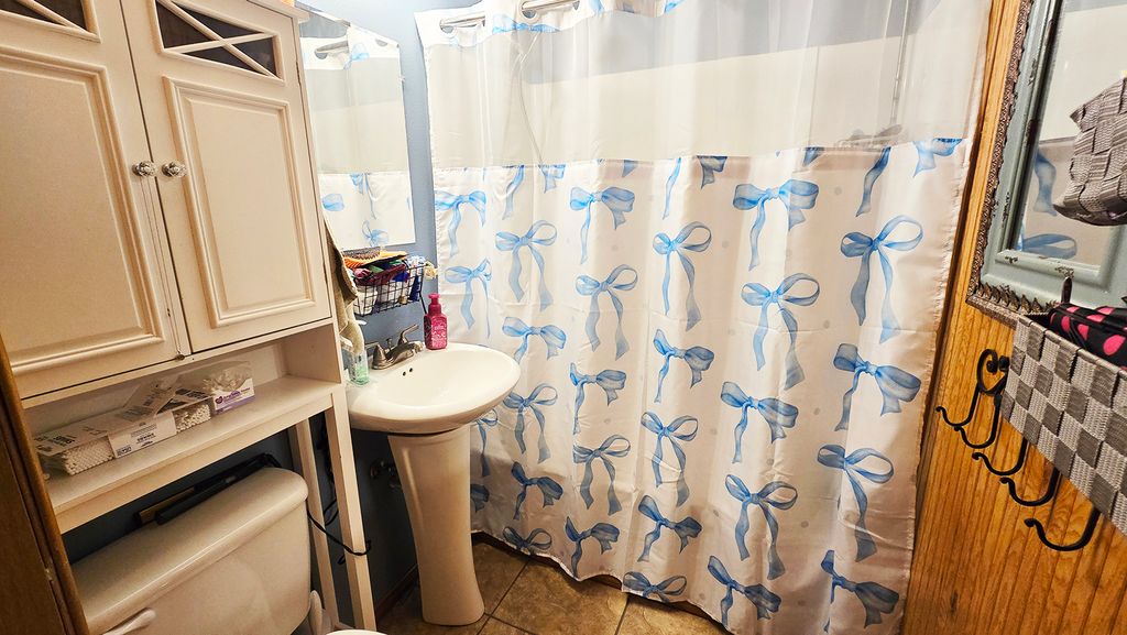 Image 20 of property listing at 409 S Pleasant Avenue, Centralia, IL 62801