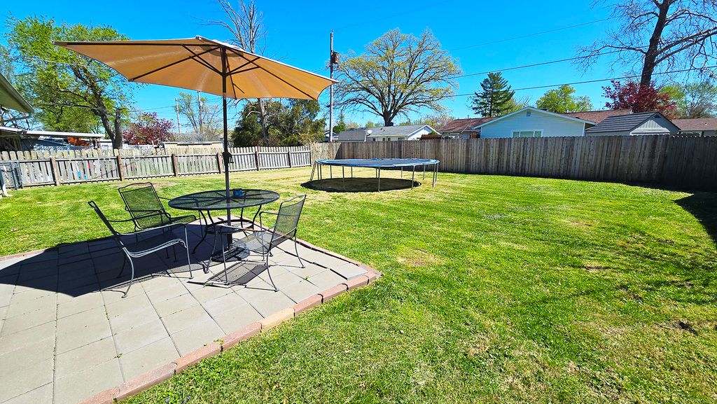 Image 24 of property listing at 409 S Pleasant Avenue, Centralia, IL 62801