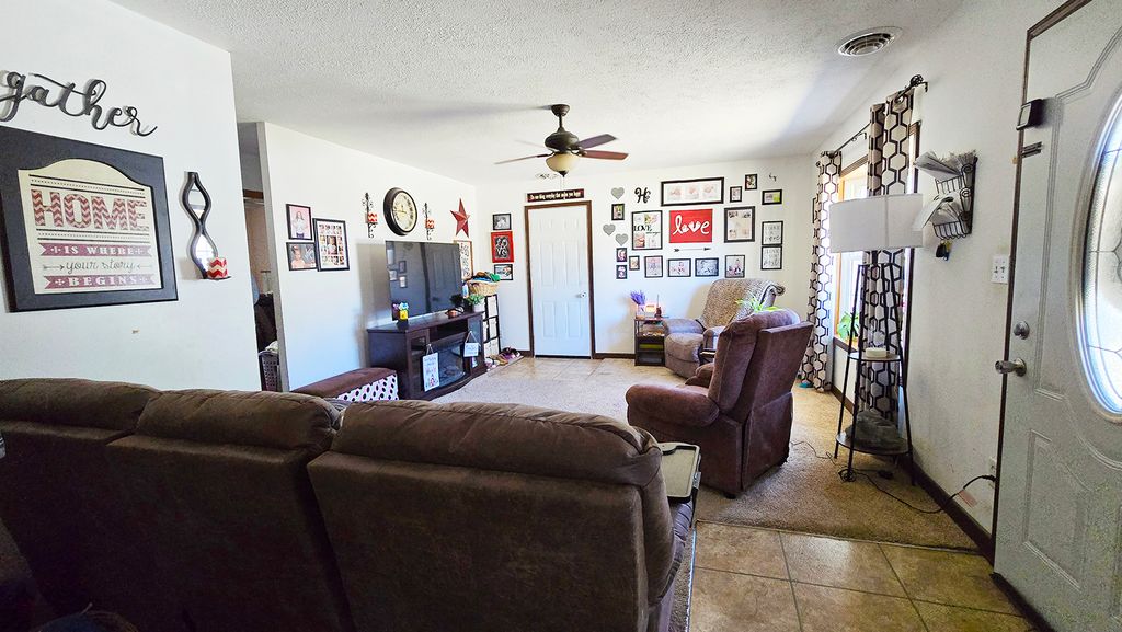 Image 5 of property listing at 409 S Pleasant Avenue, Centralia, IL 62801