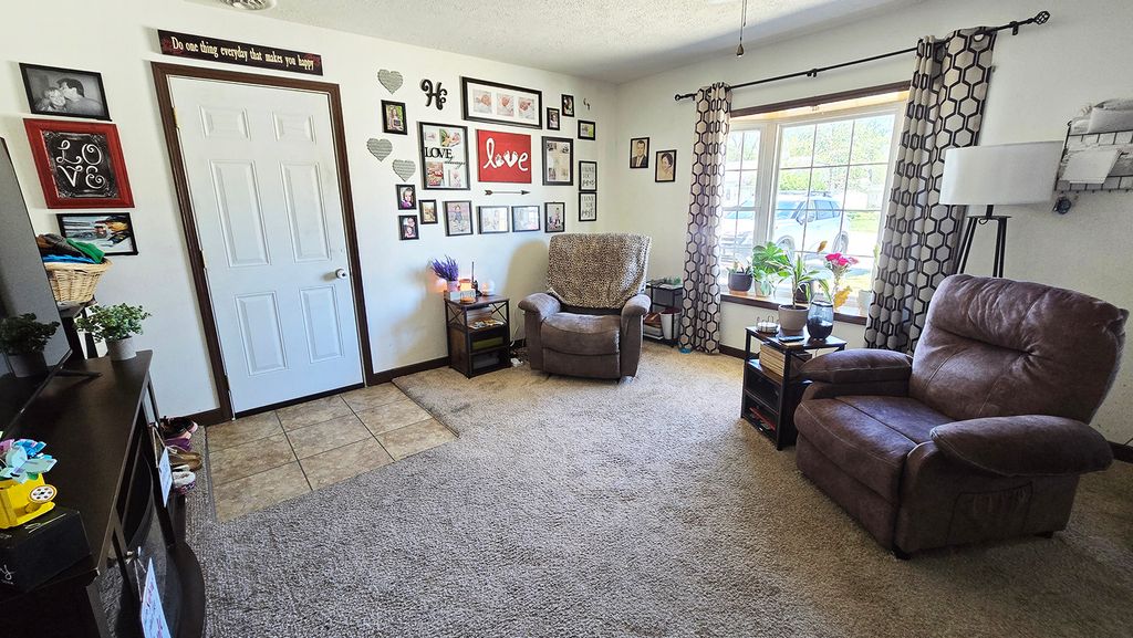 Image 7 of property listing at 409 S Pleasant Avenue, Centralia, IL 62801