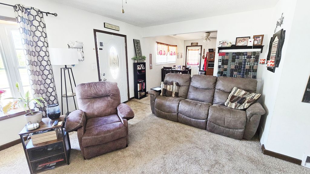 Image 9 of property listing at 409 S Pleasant Avenue, Centralia, IL 62801