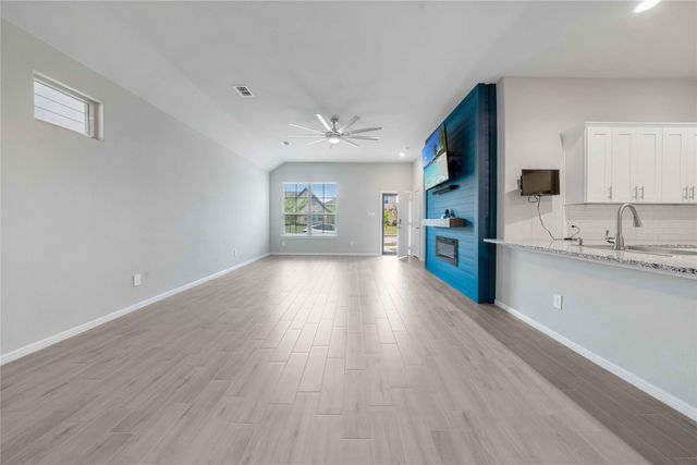 5225 Heritage Street, Haltom City, TX 76117