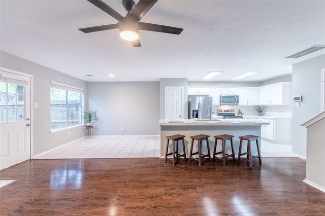 19 Timberstar Street, The Woodlands, TX 77382