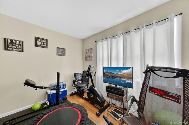 27-28 Williamsburg Drive, Newburgh, NY 12550
