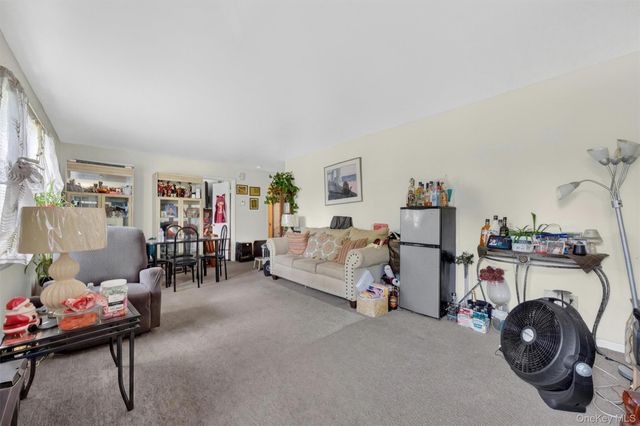 27-28 Williamsburg Drive, Newburgh, NY 12550