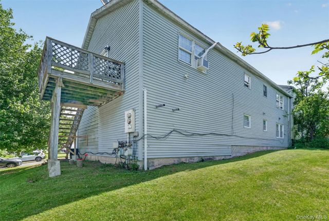 27-28 Williamsburg Drive, Newburgh, NY 12550