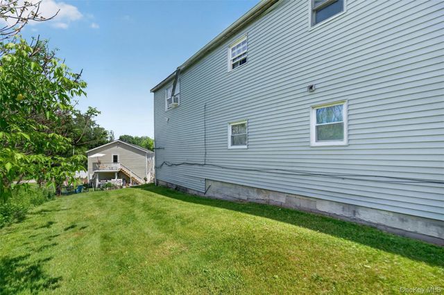 27-28 Williamsburg Drive, Newburgh, NY 12550