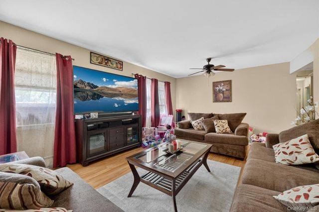 27-28 Williamsburg Drive, Newburgh, NY 12550