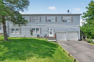 27-28 Williamsburg Drive, Newburgh, NY 12550