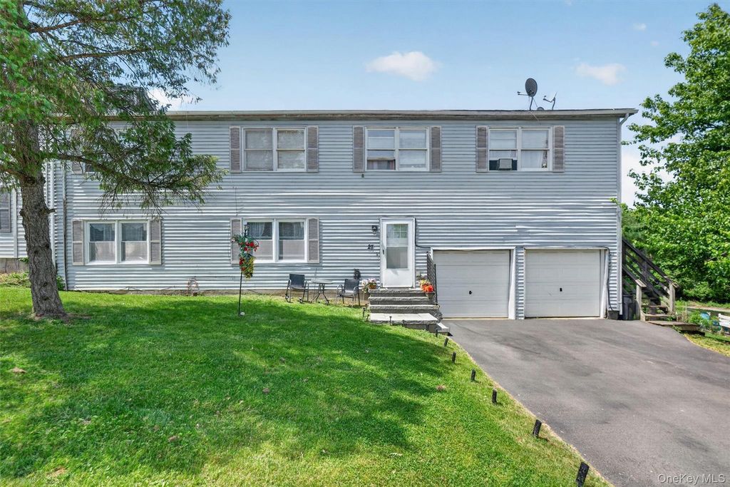 27-28 Williamsburg Drive, Newburgh, NY 12550
