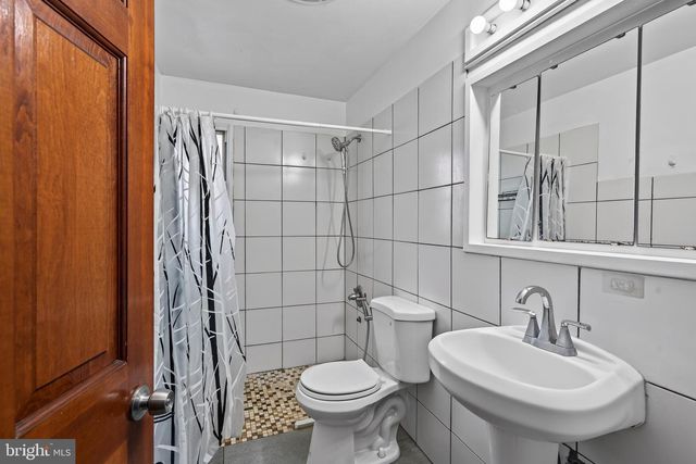 824 QUINCE LN, Secane, PA 19018