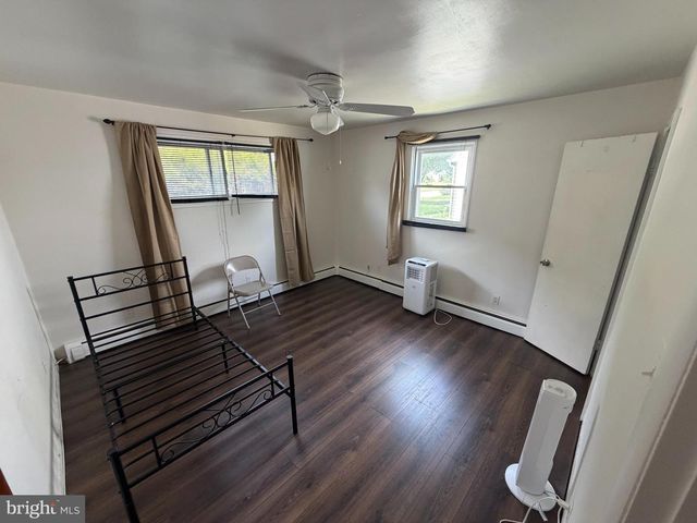 824 QUINCE LN, Secane, PA 19018
