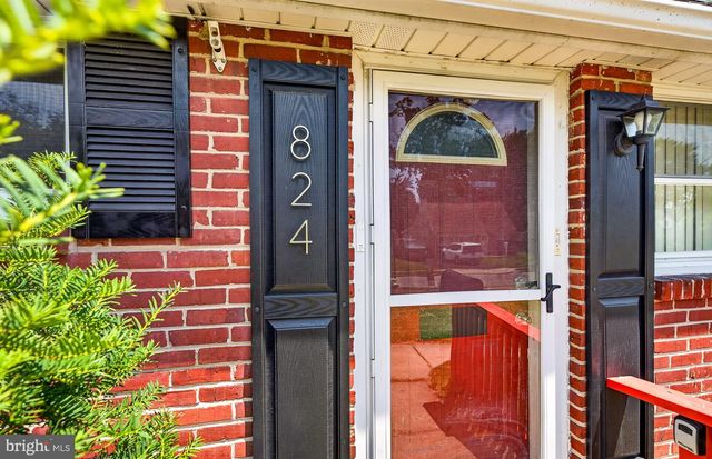 824 QUINCE LN, Secane, PA 19018